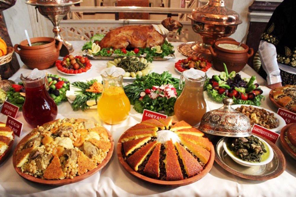 Вкусная тарелка. Баку — Гобустан — Ленкорань