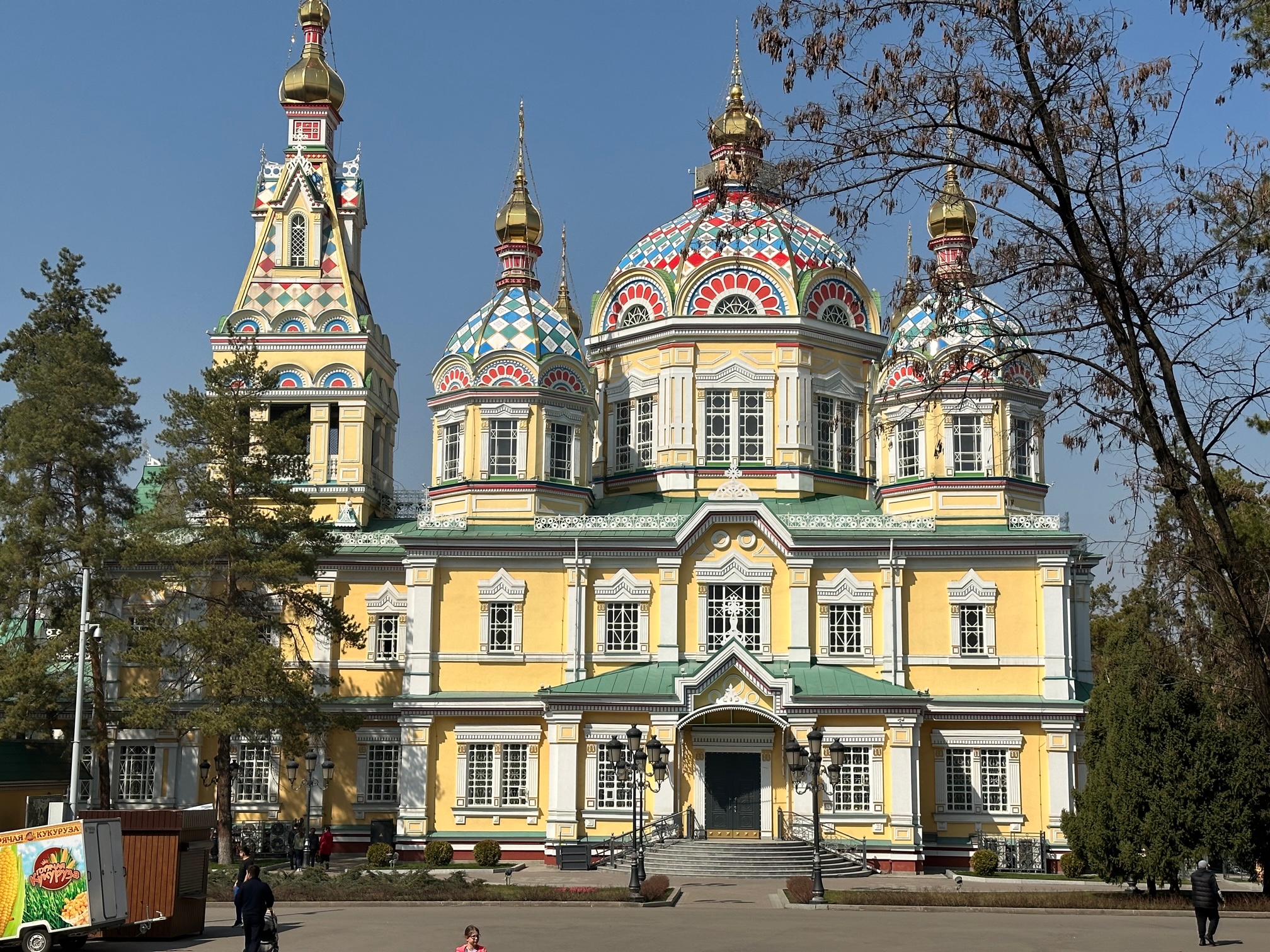 Алматы – город тысячи красок